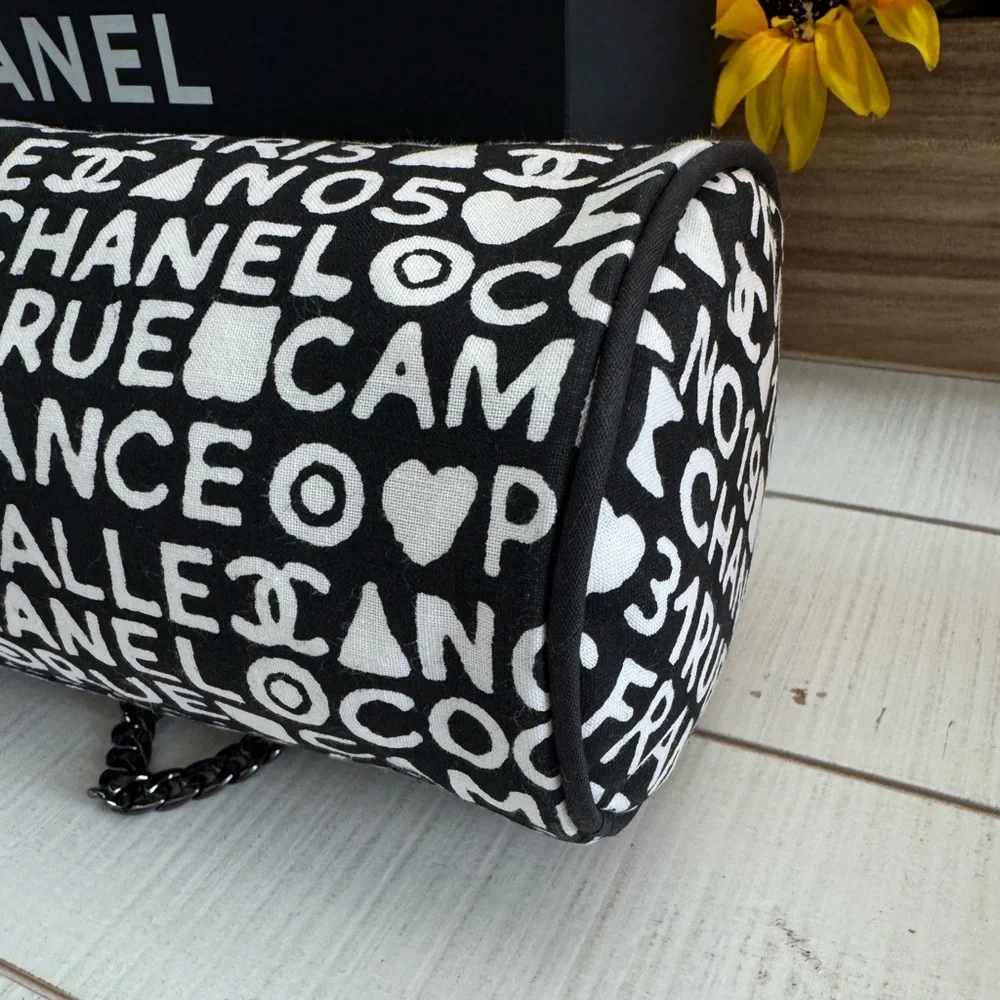 Chanel By the Sea Makeup Cosmetic Crossbody Bag - Picture 4 of 10